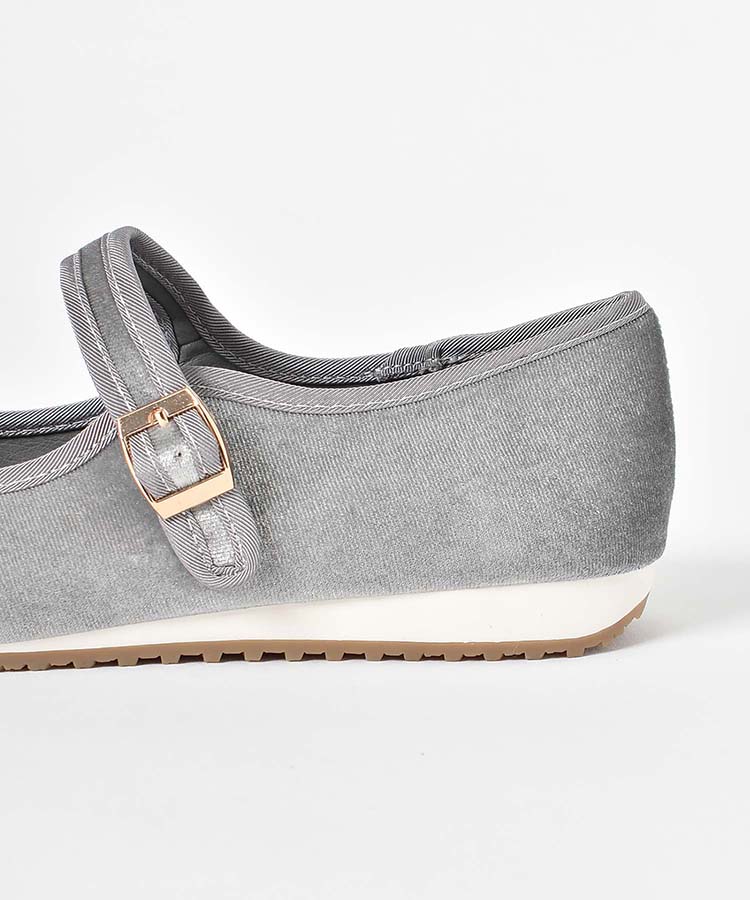 スポーツ底メリージェーン