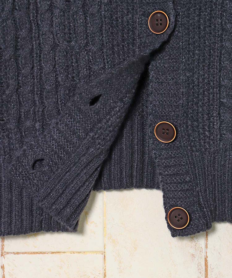 ケーブルカーディガン