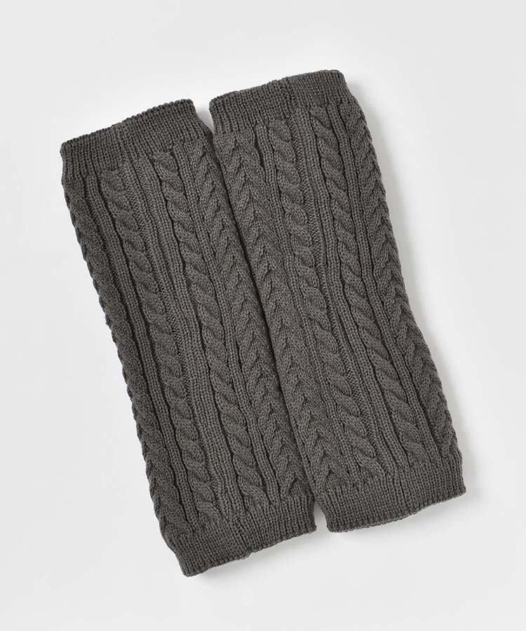 ケーブル編みレッグウォーマー
