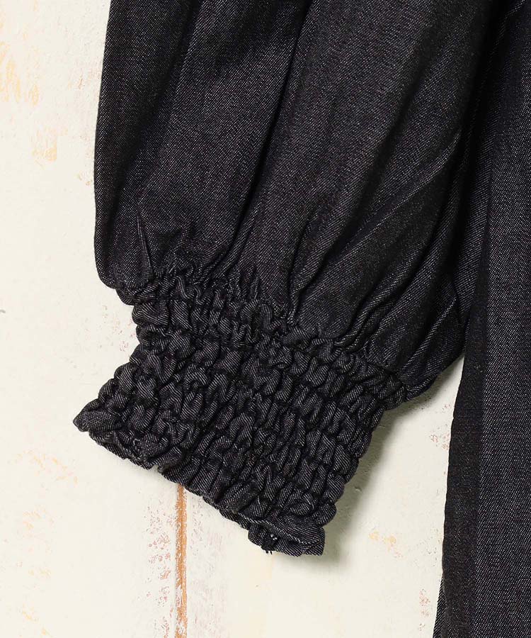 シャーリングデニムブラウス