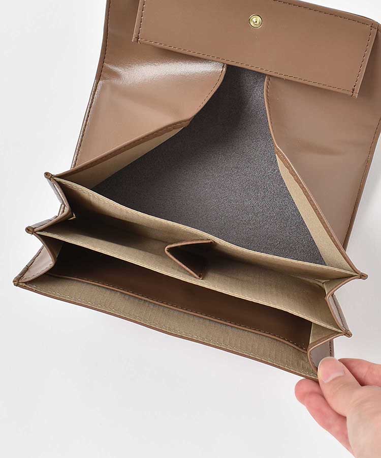 カーヴィ長財布