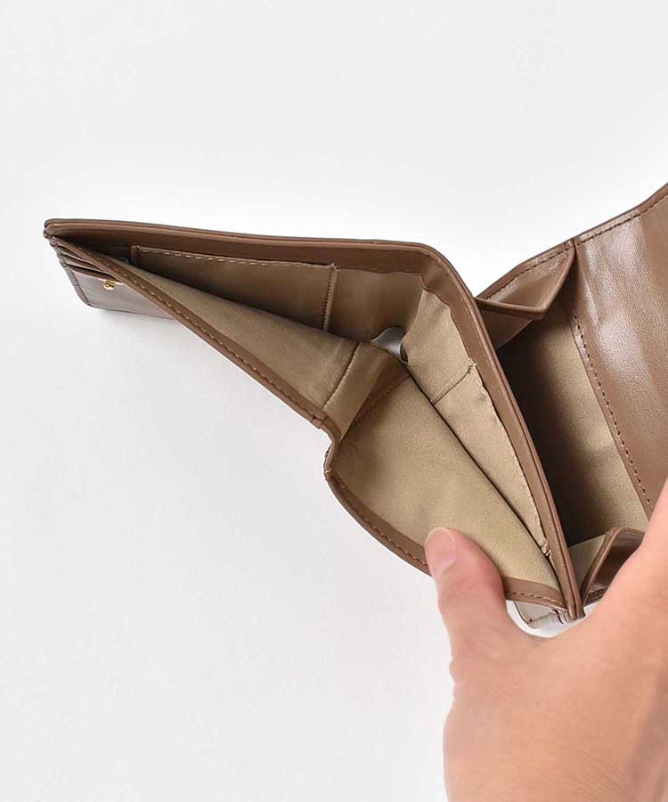 カーヴィ2つ折り財布