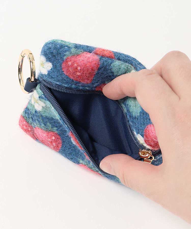 ジューシードゥーシェニール織いちごカラビナ付きティッシュポーチ