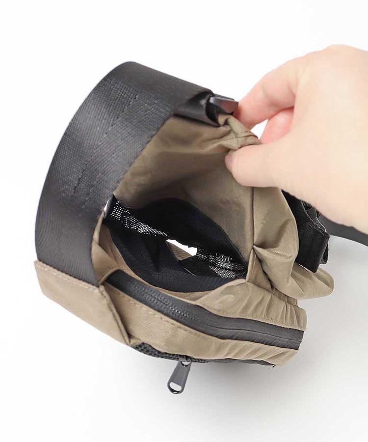 ボトル収納ショルダーボディバッグ