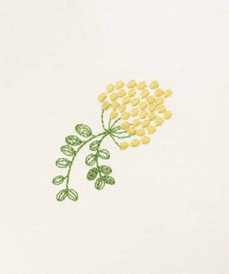 総刺繍ブラウス