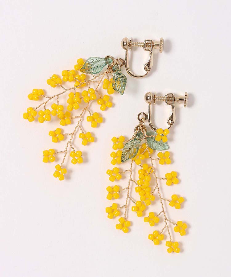 ゆらゆらミモザビーズイヤリング