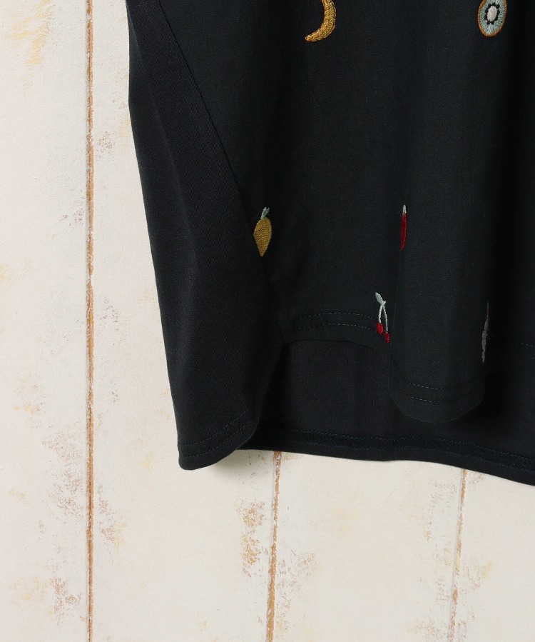 フルーツ総刺繍Tシャツ