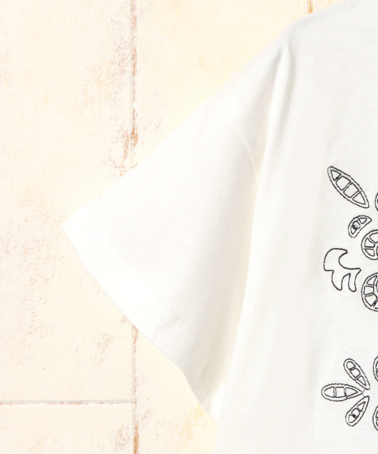 レース風刺繍Tシャツ