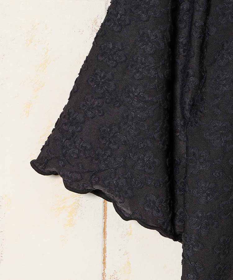 フラワーシアークルーネックTシャツ