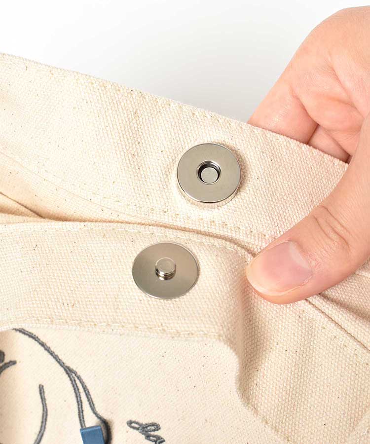 le petale dog looking up刺繍トート