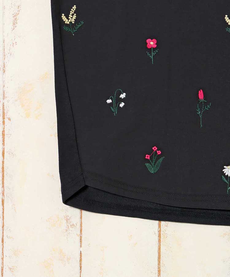 プチフラワー刺繍Tシャツ