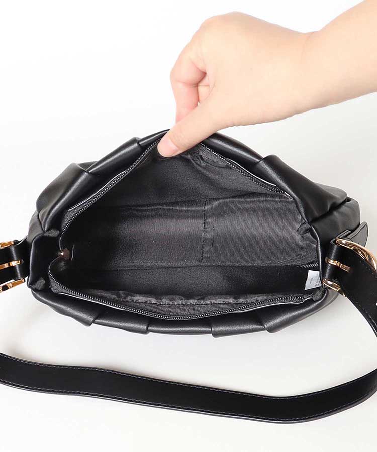 合皮タックショルダー