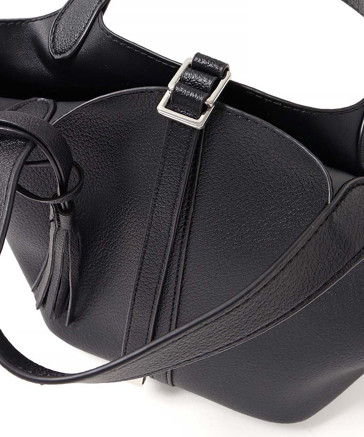 タッセル付きトート