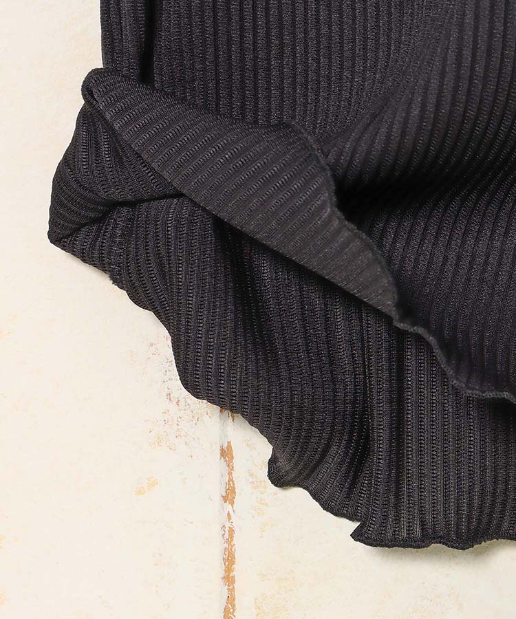 カットプリーツメローボトルネックプルオーバー