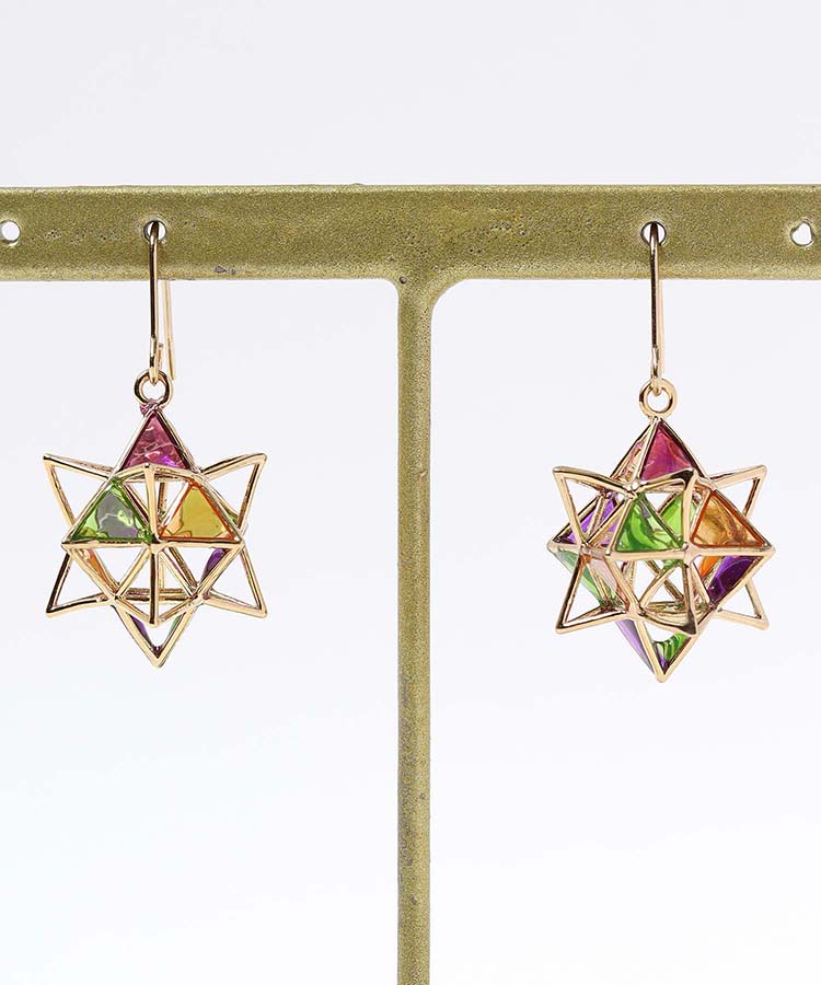 star plygonピアス