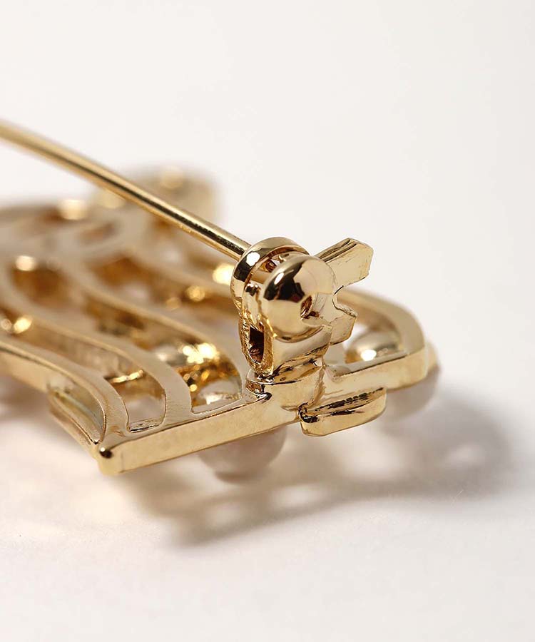 音符パールブローチ