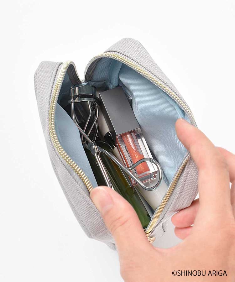 こんなこいるかなスクエアポーチ