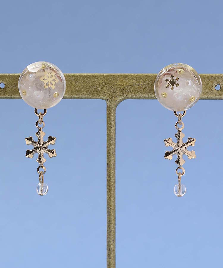 スノーフレーク封入ピアス
