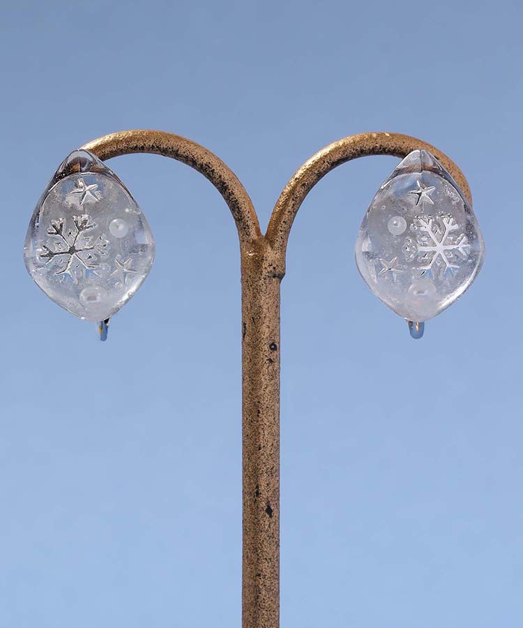 スノーフレーク封入イヤリング