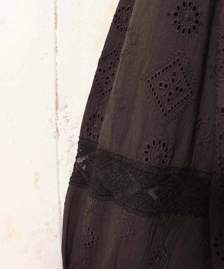 シフリー刺繍ブラウス