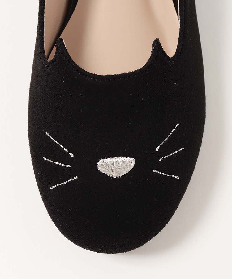 ねこ刺繍パンプス