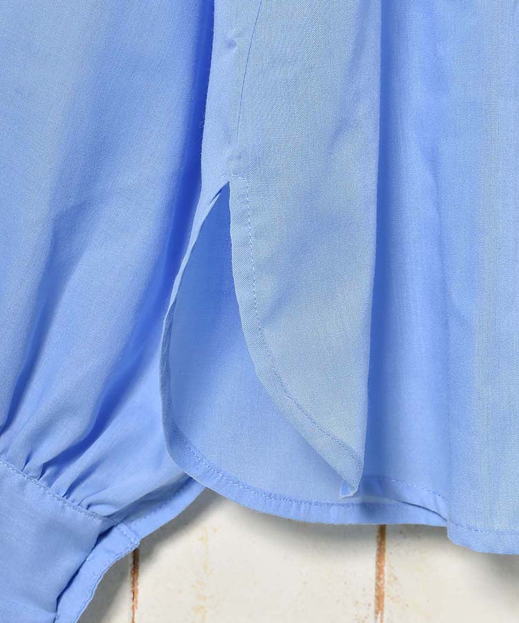 プチフリルブラウス