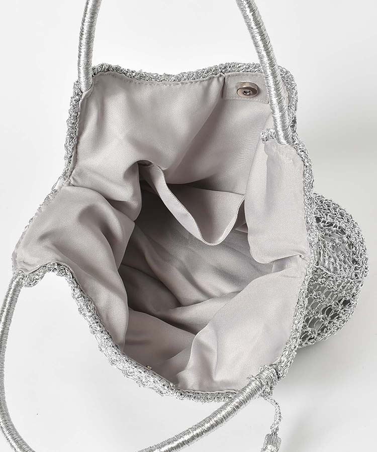 メタリックヤーンタッセル付きトート