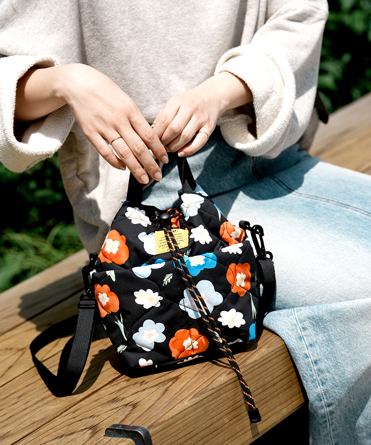 【KiU and BleuBleuet】KiUパデッドポケッタフルミニバッグ