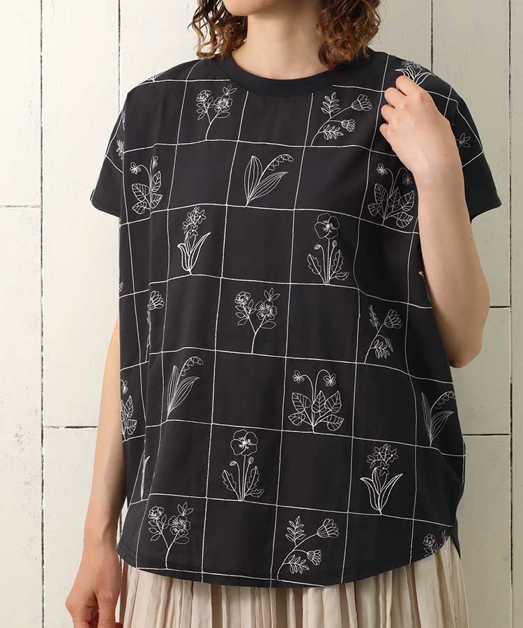 格子フラワー刺繍Tシャツ