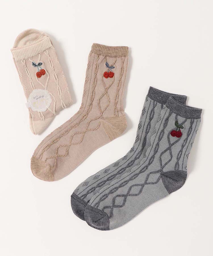 サガラ刺繍チェリーロークルーソックス