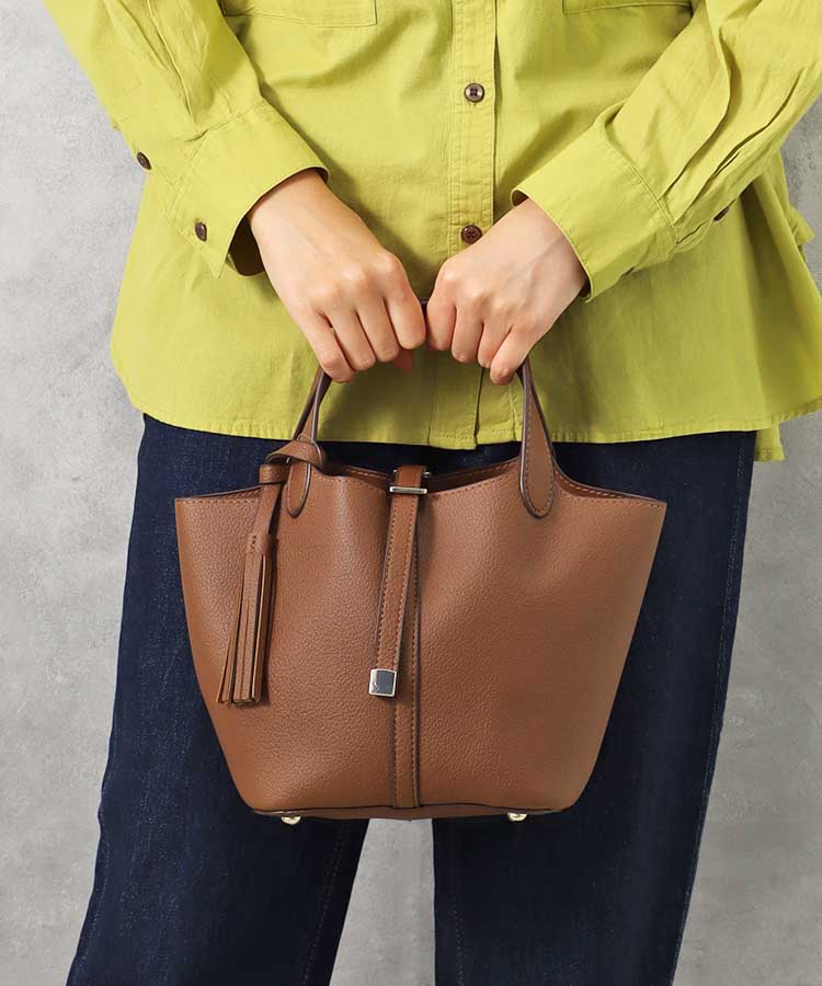 タッセル付きトート