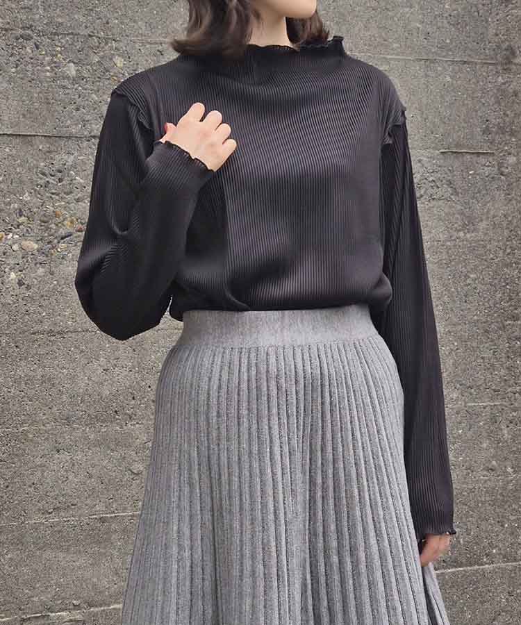 カットプリーツメローボトルネックプルオーバー