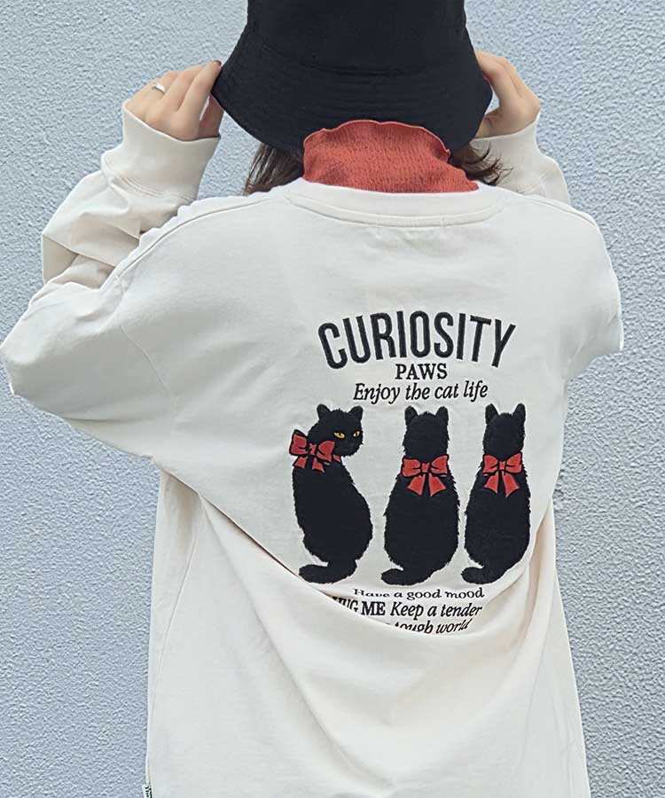 クロネコ刺繍ロンT