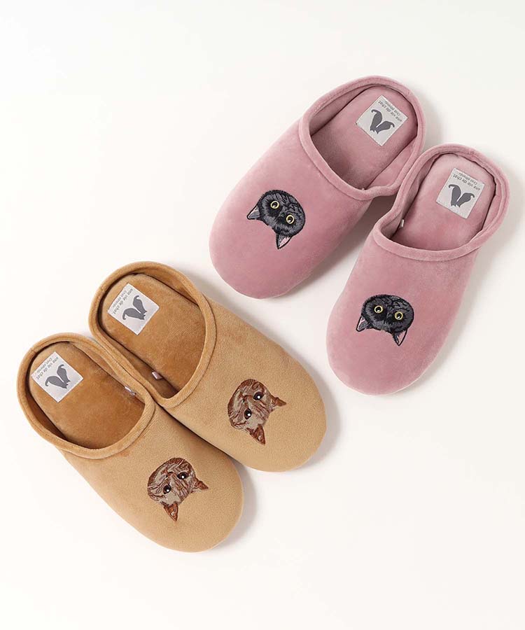 ネコ刺繍ルームシューズ