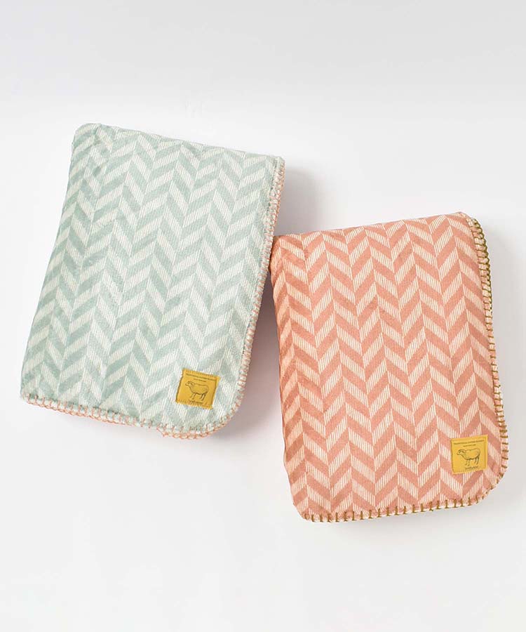 andsomeヘリンボーン柄ブランケット