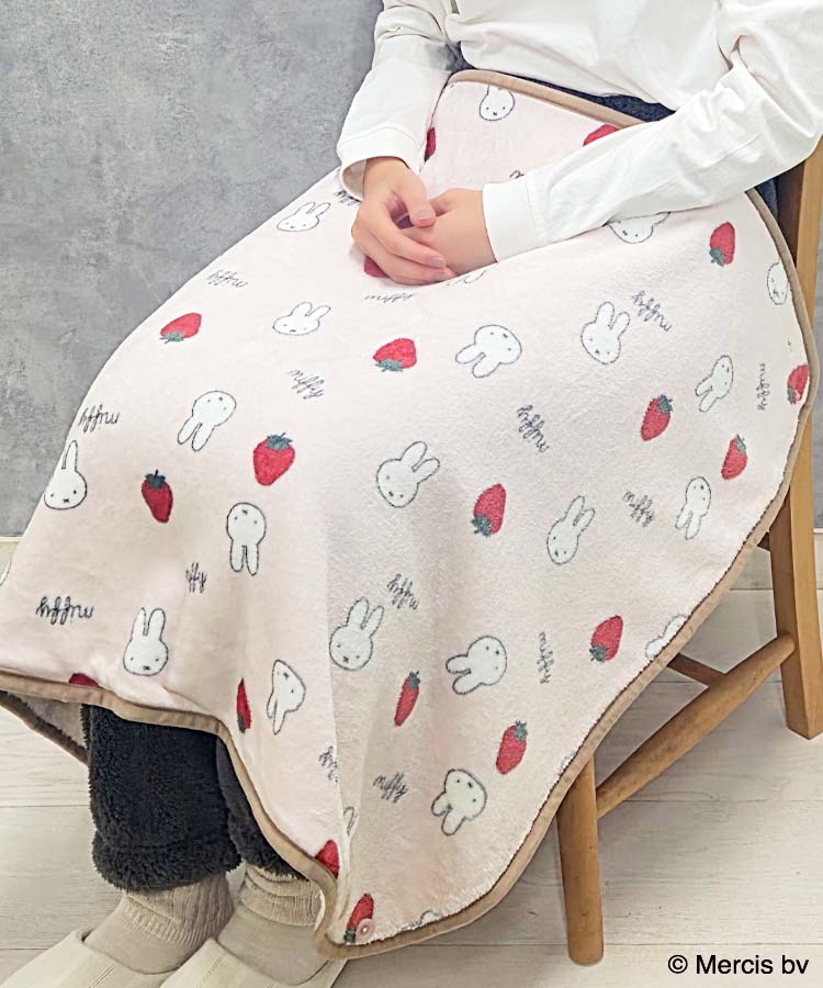 ミッフィーいちご柄ブランケット