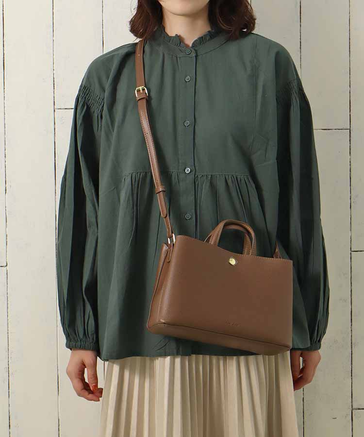 襟フリルシャーリングブラウス