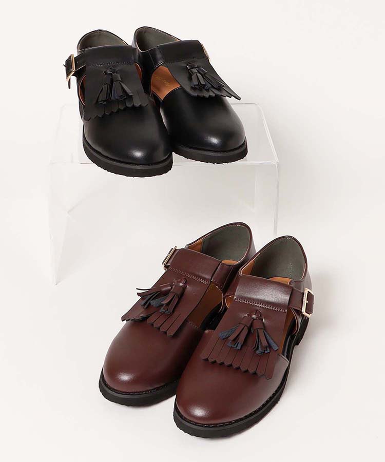 タッセル付きローファー