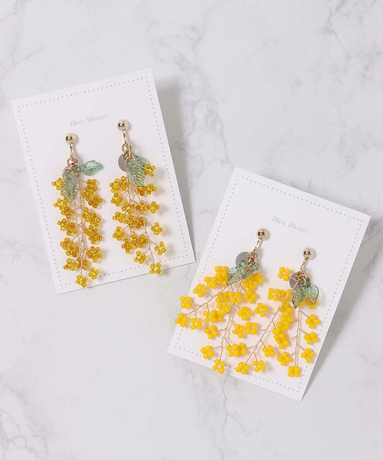 ゆらゆらミモザビーズイヤリング