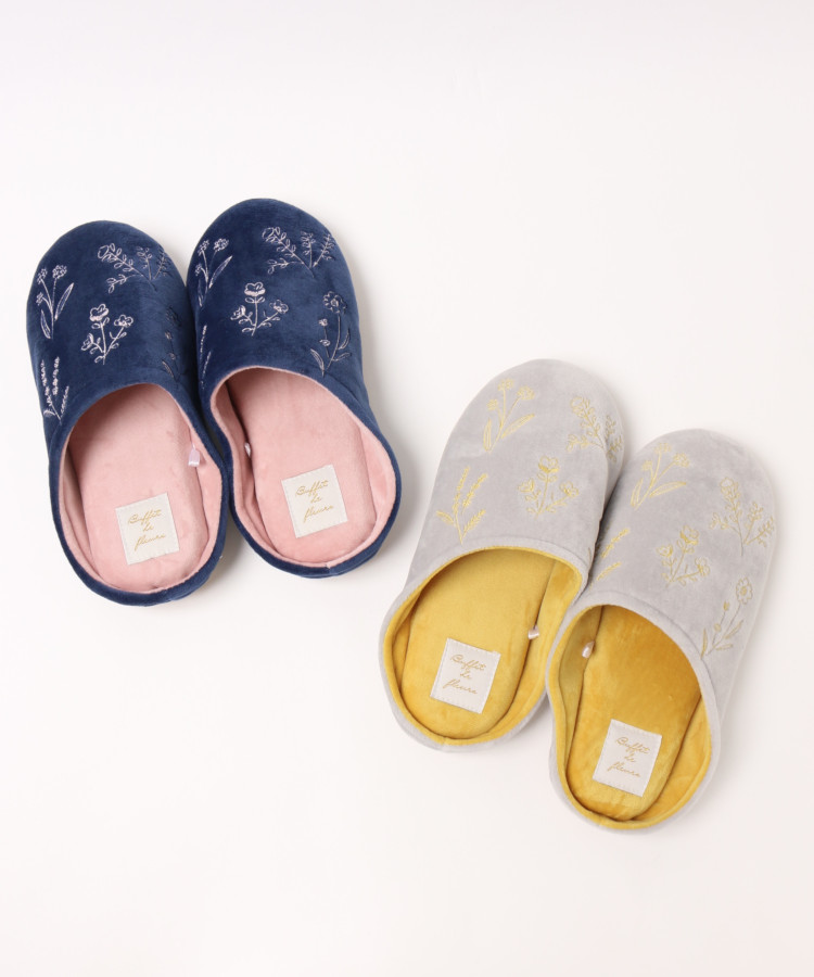 ボタニカル刺繍ベロアルームシューズ
